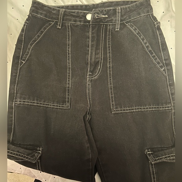 3/$25 Black cargo jeans - Picture 2 of 2